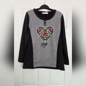 Ling Lang - Heart Patterned Black and Grey Long-Sleeve Sweater/Sweatshirt